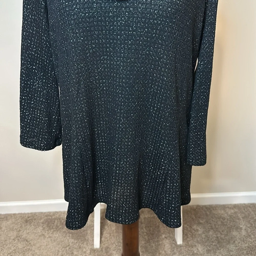 Dressbarn Sunday Cowl Neck Sweater with Metallic Shimmer Size Large in GUC